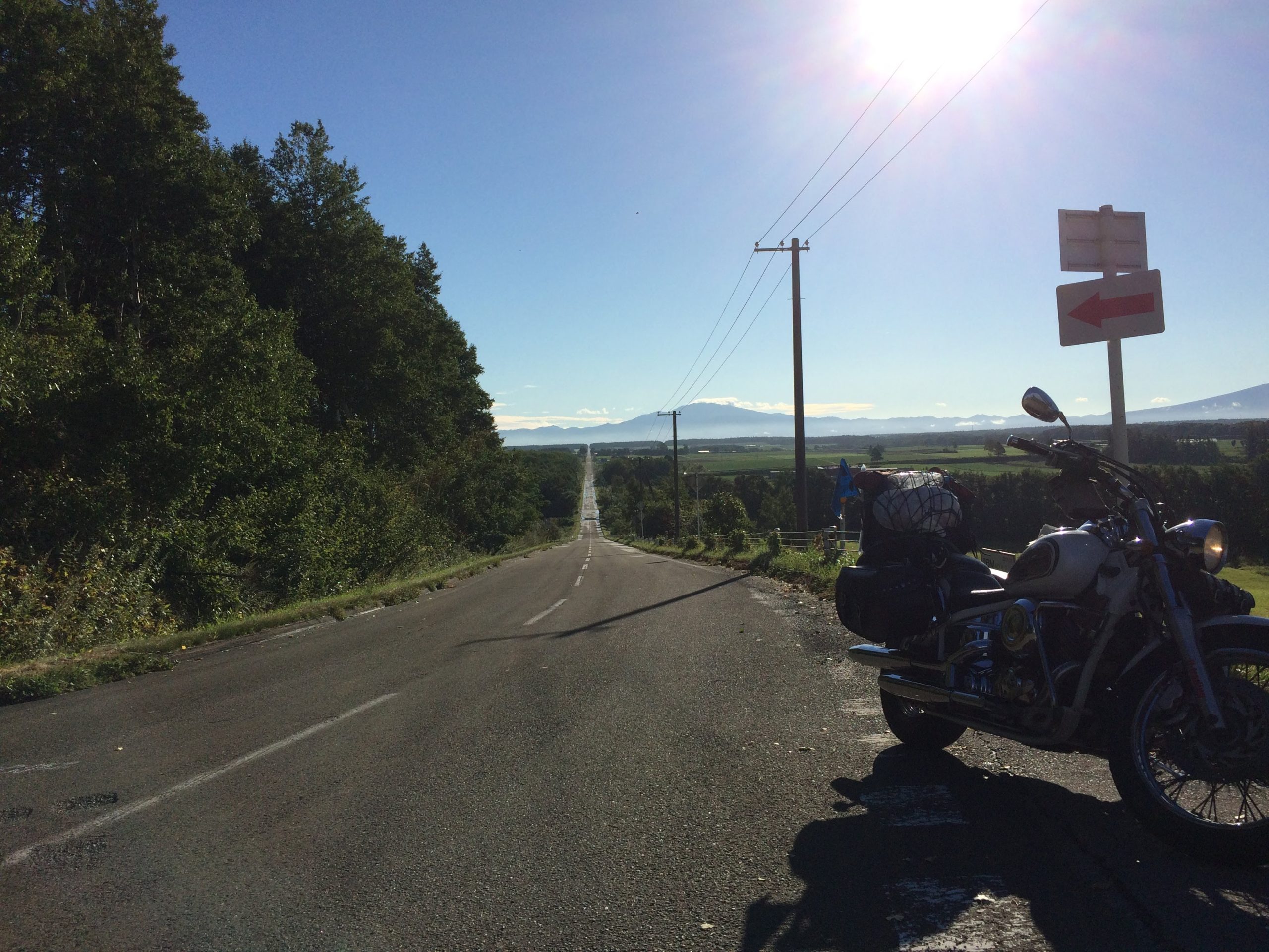 迫りくるクルマに 死ぬかと思った とあるバイク乗りが公開した 無謀すぎる追い越し ドラレコ映像が怖すぎる ねとらぼ